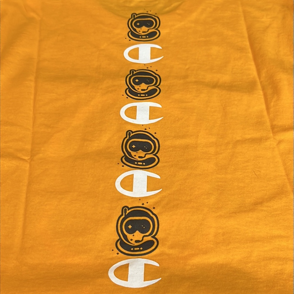 Champion Men’s Small Yellow Space station gaming t shirt - Picture 7 of 7
